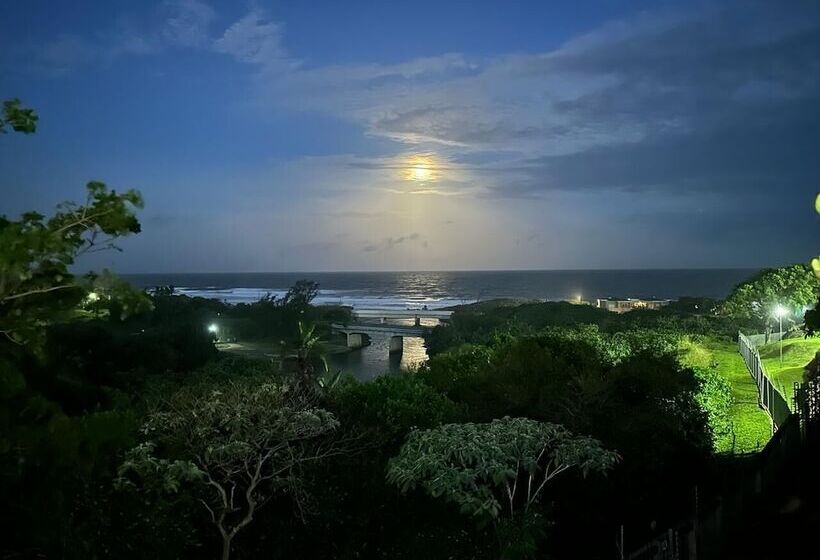 צימר Mzimayi River Lodge