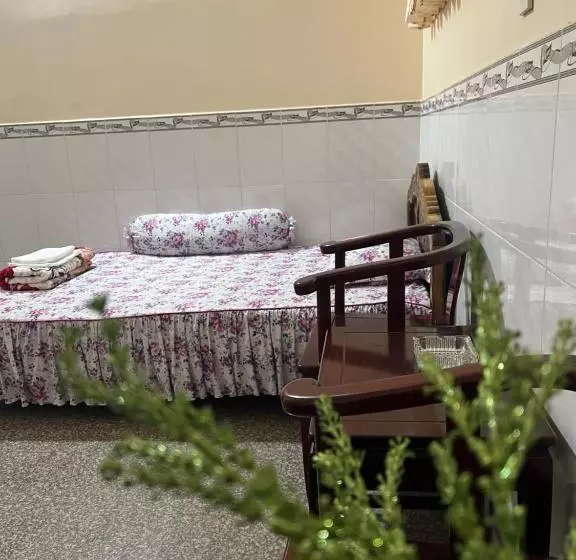 تختخواب و صبحانه Nhà Nghỉ Thu Xá