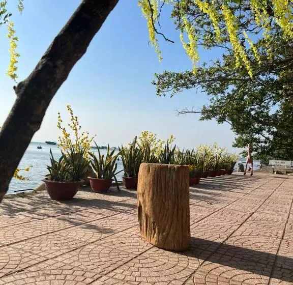 تختخواب و صبحانه Nhà Nghỉ Thu Xá