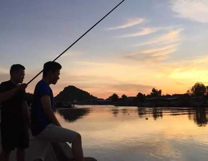 تختخواب و صبحانه Nhà Nghỉ Thu Xá