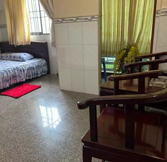 تختخواب و صبحانه Nhà Nghỉ Thu Xá