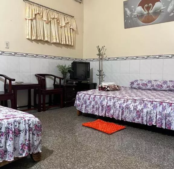 تختخواب و صبحانه Nhà Nghỉ Thu Xá