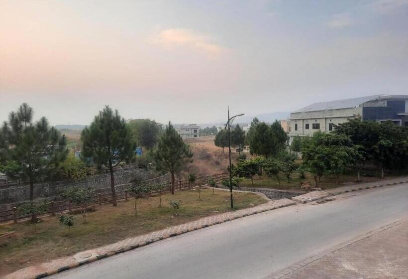 تختخواب و صبحانه Rayyan Retreat