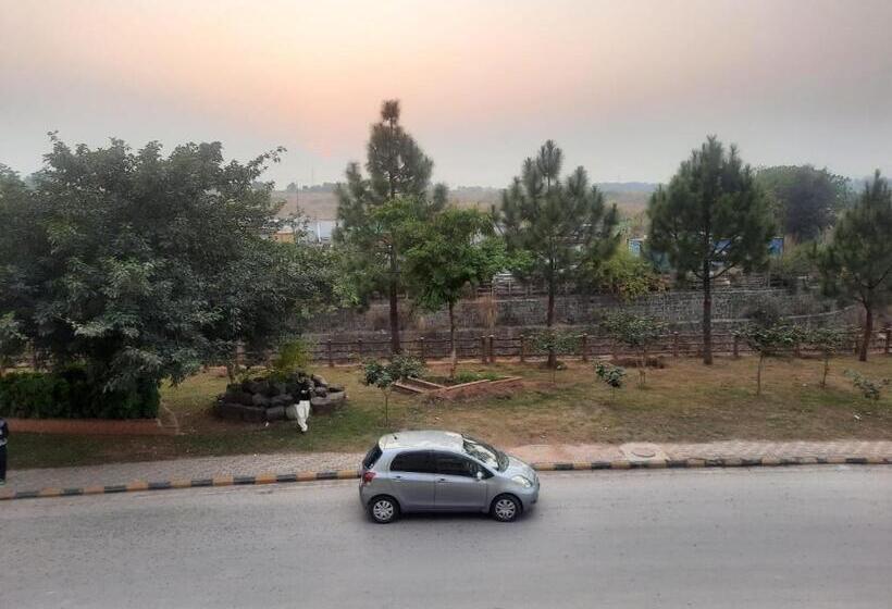 تختخواب و صبحانه Rayyan Retreat