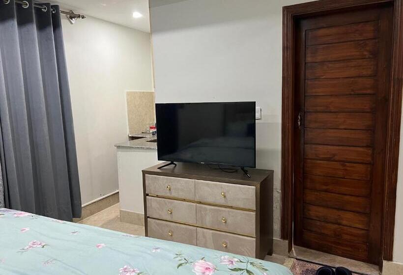 تختخواب و صبحانه Rayyan Retreat