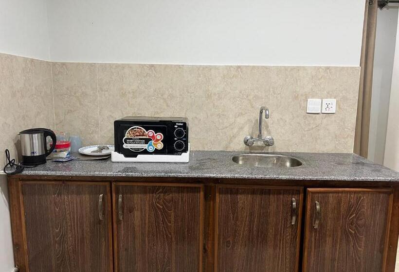 تختخواب و صبحانه Rayyan Retreat