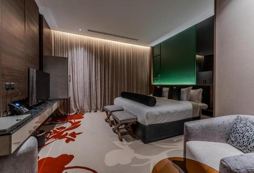 Отель Lilac Park