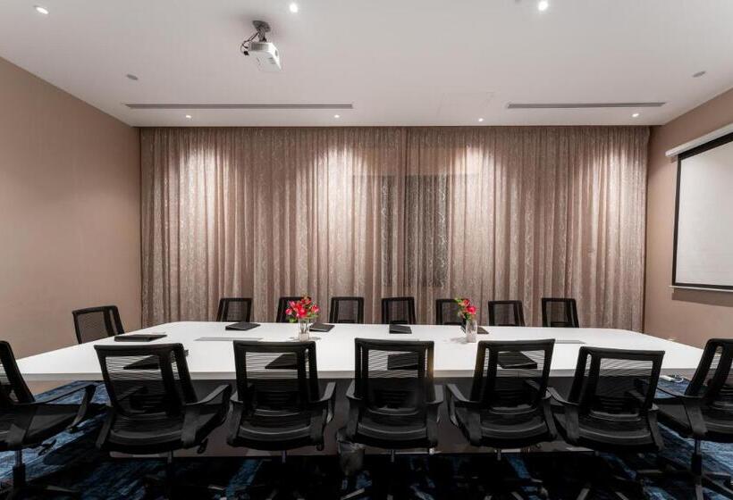 Отель Lilac Park