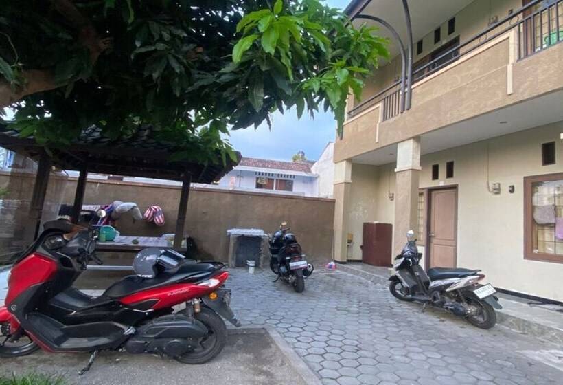 Отель Oyo Life 93284 Kos Cendana Raya