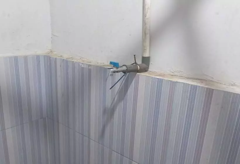 ホテル Oyo Life 93284 Kos Cendana Raya