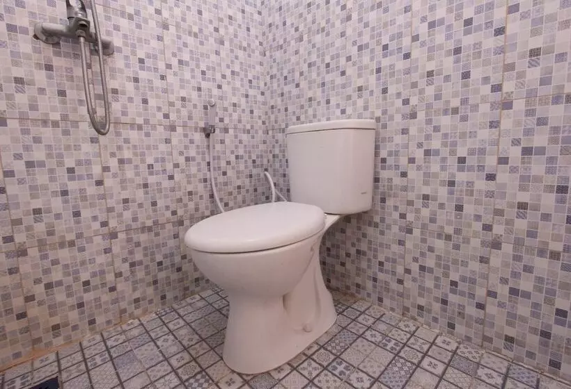 ホテル Oyo Life 93284 Kos Cendana Raya