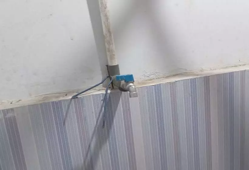 ホテル Oyo Life 93284 Kos Cendana Raya