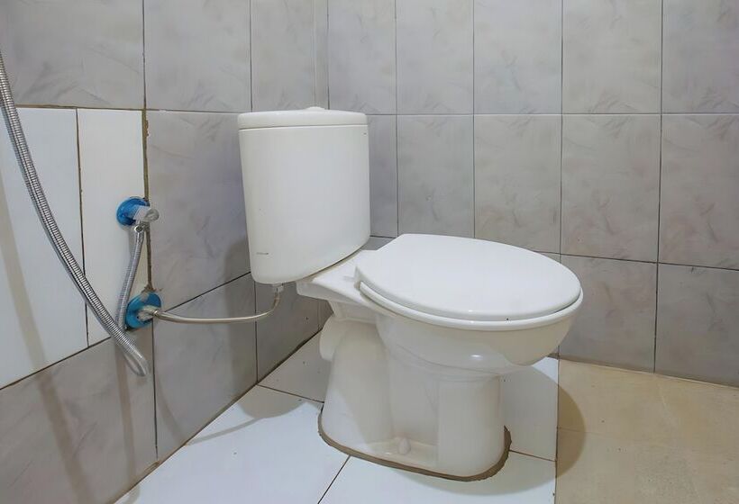 호텔 Oyo Life 93399 Kos Batulayar