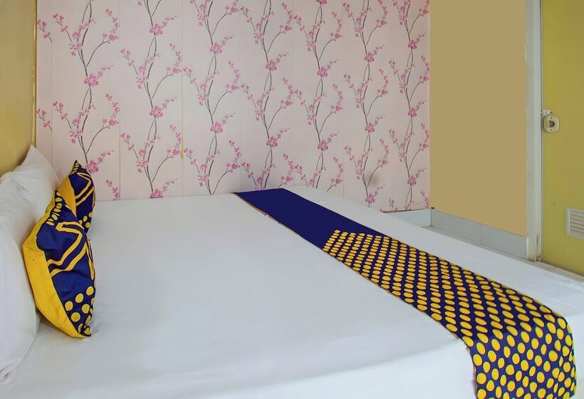 호텔 Oyo Life 93399 Kos Batulayar