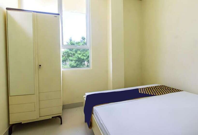 호텔 Oyo Life 93399 Kos Batulayar