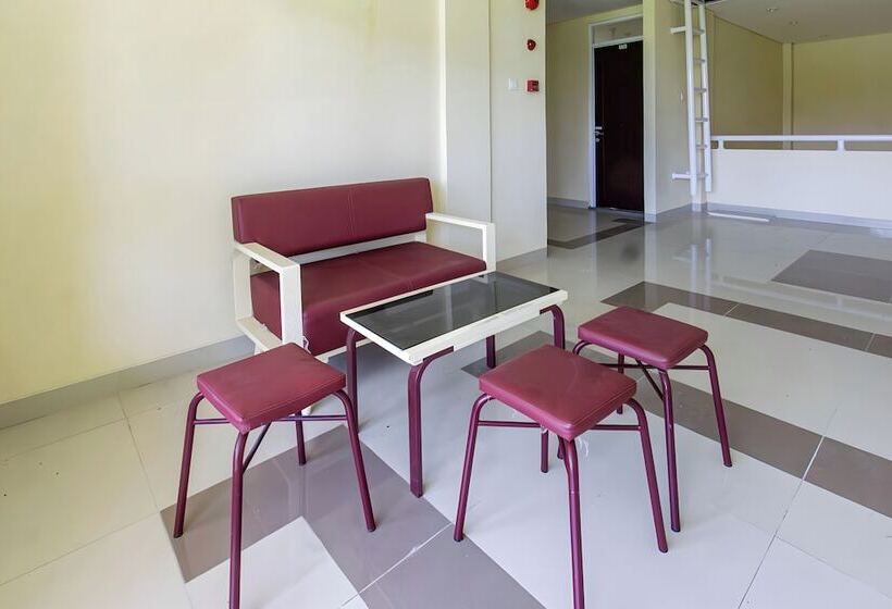 호텔 Oyo Life 93399 Kos Batulayar