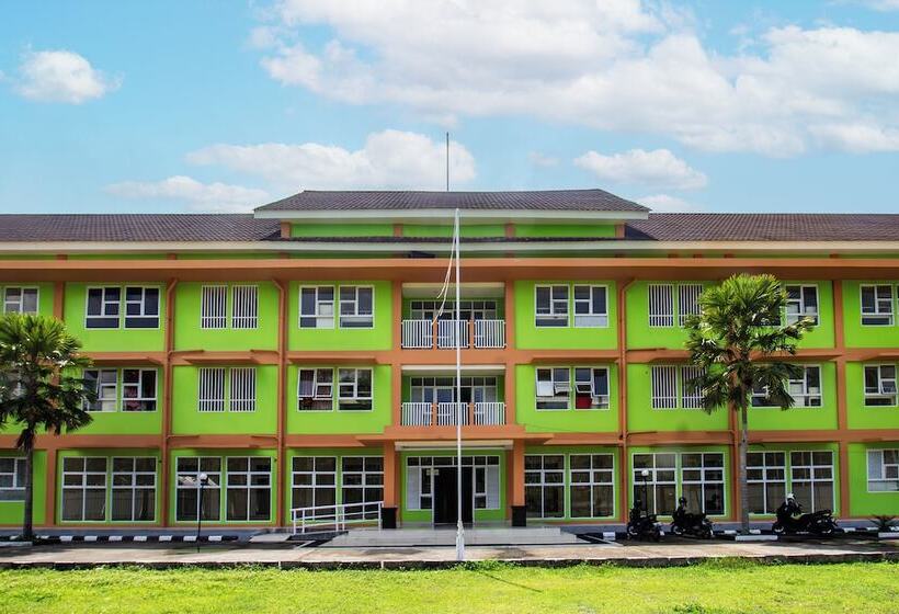 호텔 Oyo Life 93399 Kos Batulayar