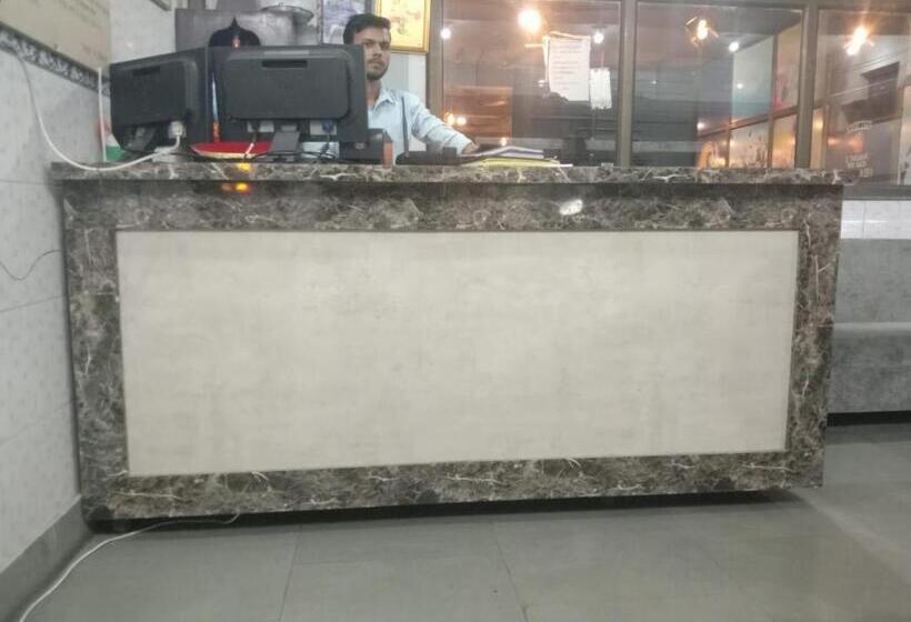 酒店 Shree Radha Krishna Guest House By Wb Inn