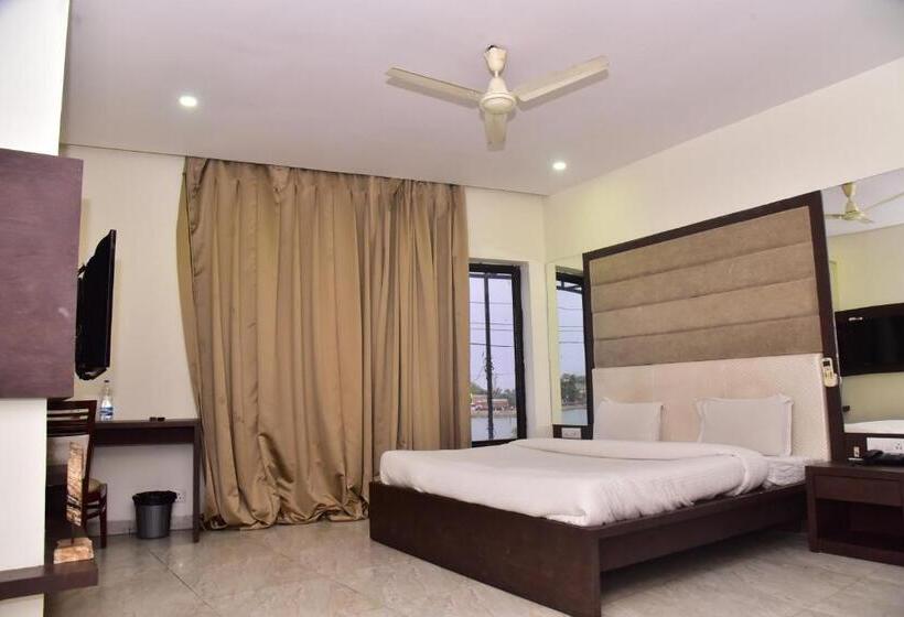 فندق Veena Regency