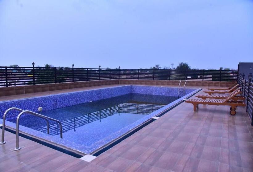 فندق Veena Regency