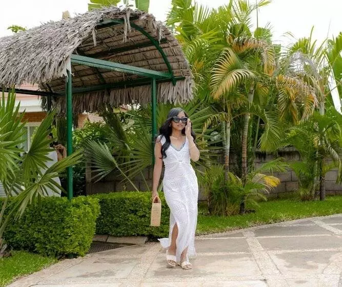 Mahafaly Hotel & Resort