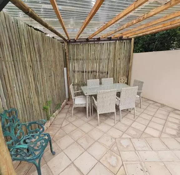 پانسیون 39 Hoog Street