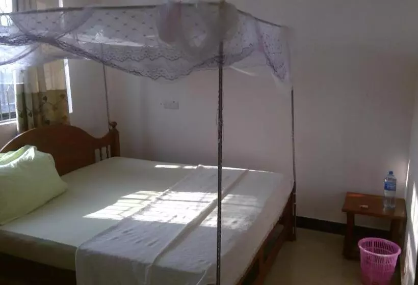 پانسیون Capital Hill Rest House