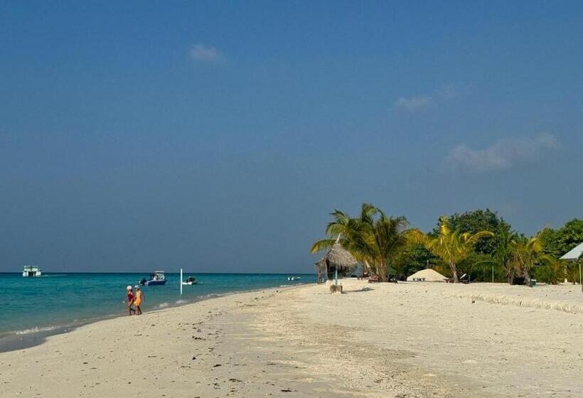 پانسیون Oi Beach