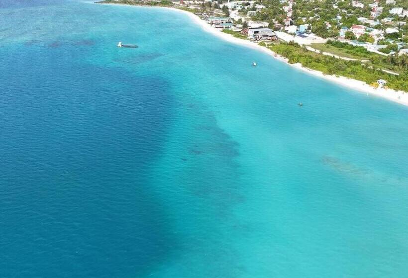 پانسیون Oi Beach