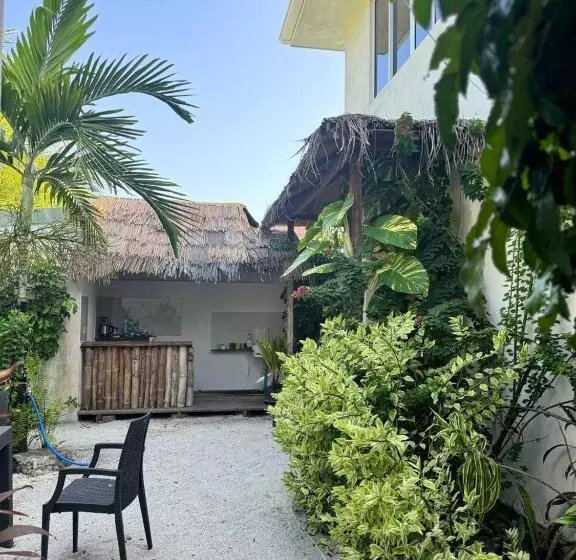 پانسیون Oi Beach