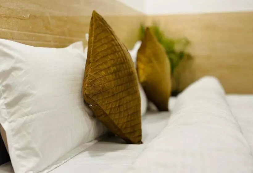 Majatalo Relax In   Noida Sector 18