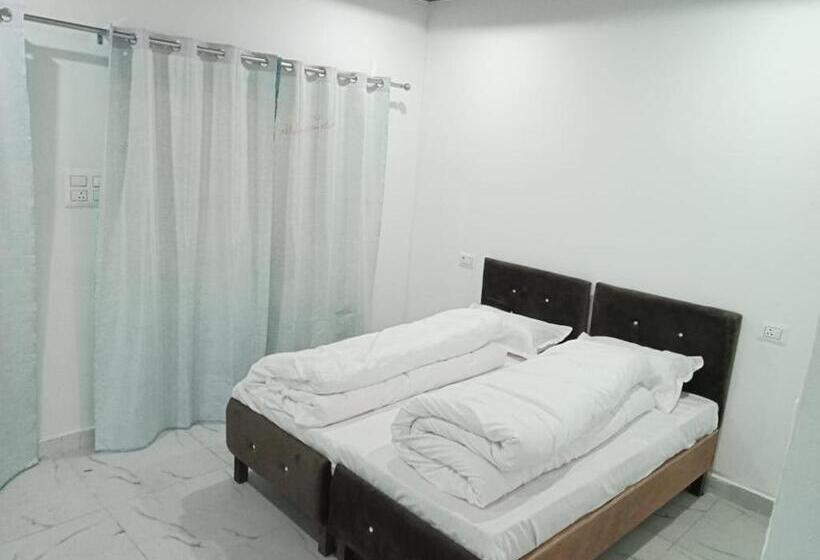 Pr Resort Walking Distance To Jw Marriott Hotel Couple Friendly