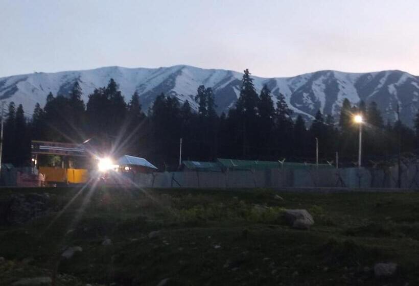 هاستل Gulmarg View Cottage