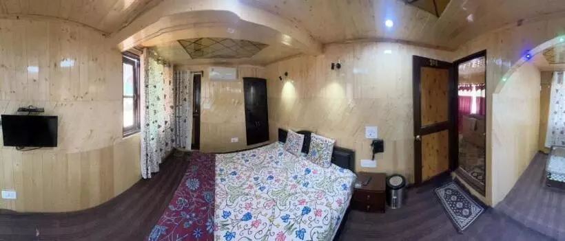ユースホステル Gulmarg View Cottage
