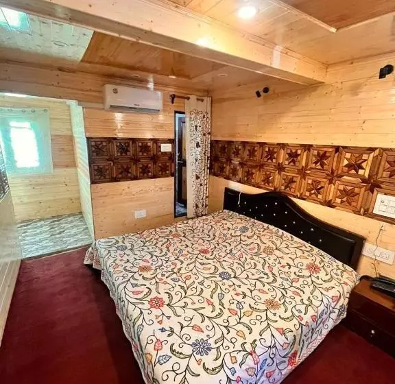 ユースホステル Gulmarg View Cottage
