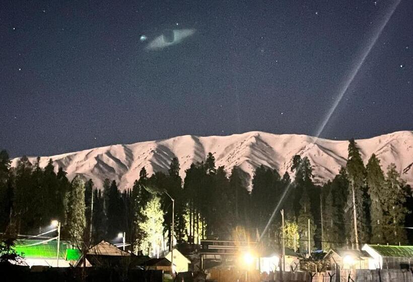 هاستل Gulmarg View Cottage