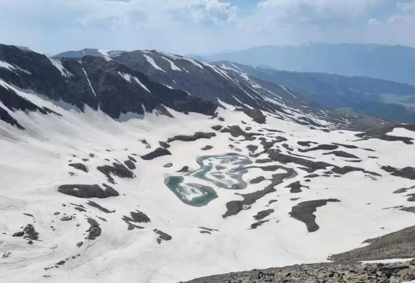 ユースホステル Gulmarg View Cottage