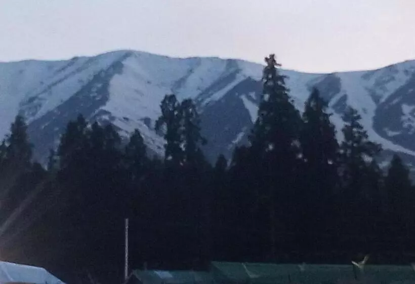 ユースホステル Gulmarg View Cottage