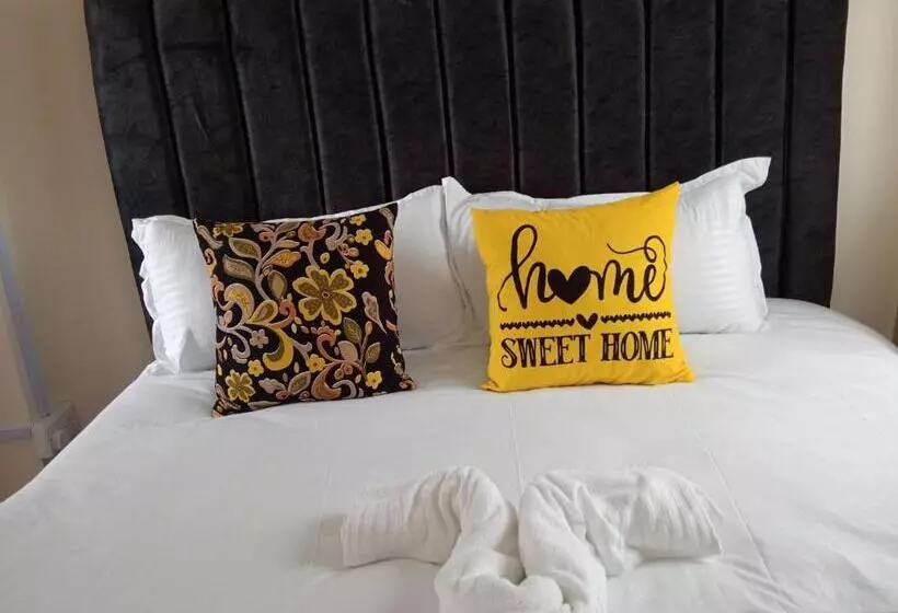 تختخواب و صبحانه Lora S Haven Homes Studio Apartment