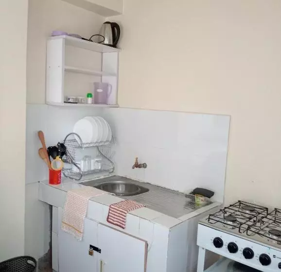 تختخواب و صبحانه Lora S Haven Homes Studio Apartment