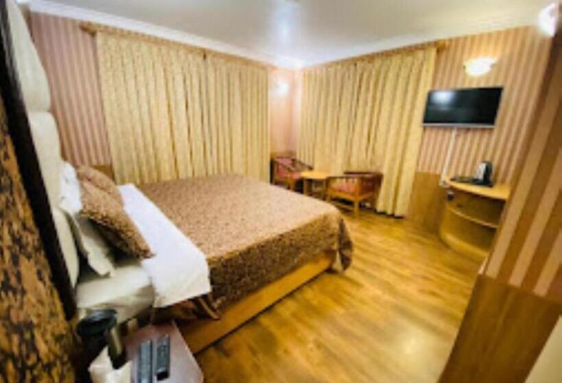 Forest Hill Resorts Laripora