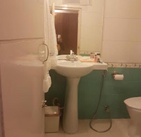 Forest Hill Resorts Laripora