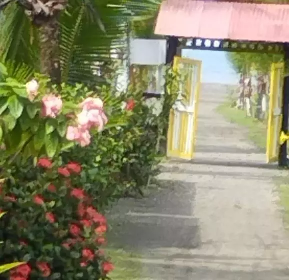 ホテル Cabañas Iracas Del Mar