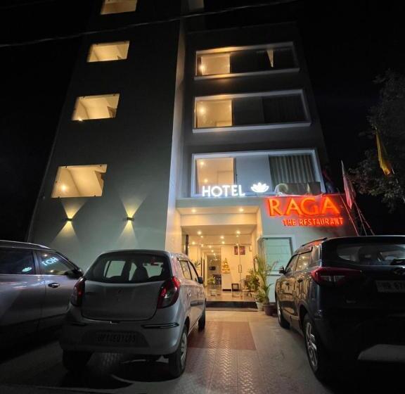 בית מלון כפרי Snow Chalet