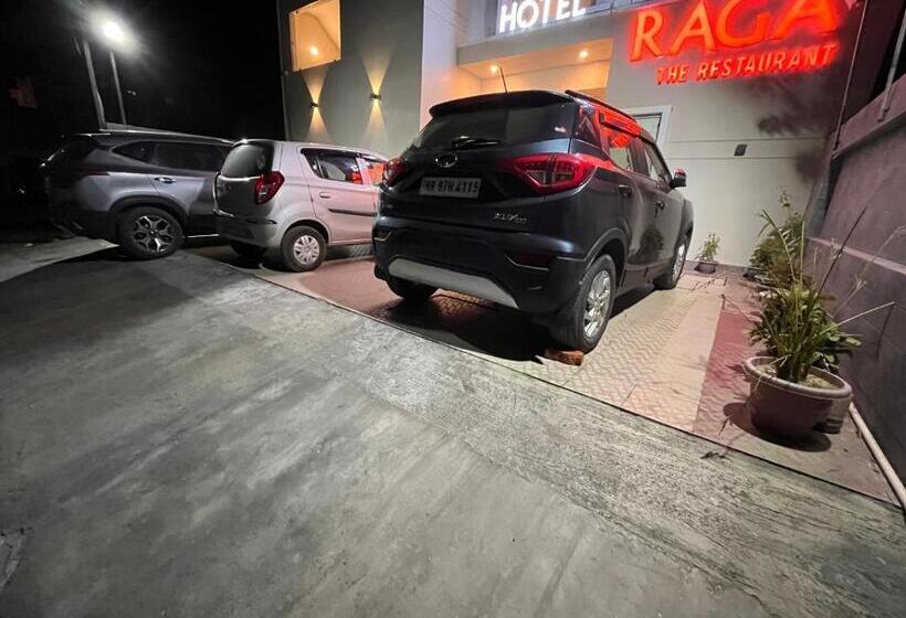 בית מלון כפרי Snow Chalet