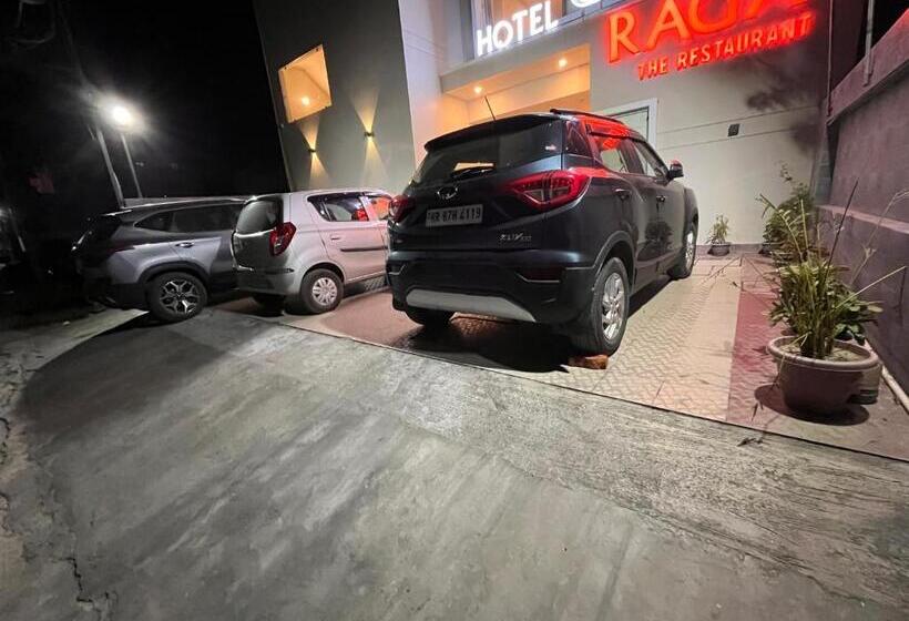 בית מלון כפרי Snow Chalet