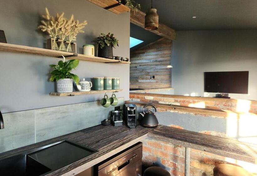 Отель The Old Dairy On Winkleigh