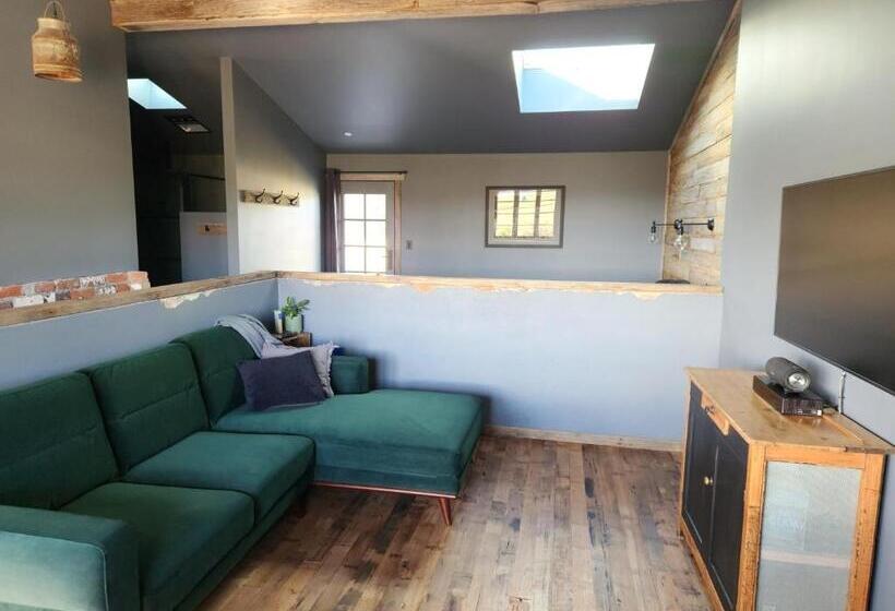 Отель The Old Dairy On Winkleigh