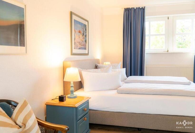 Landhotel Rosenhof Am Plauer See Garni Mit E Säule