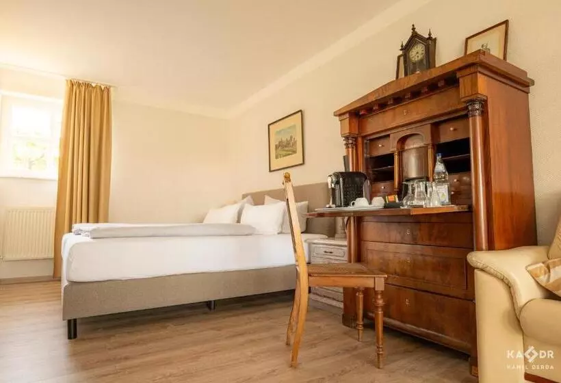 Landhotel Rosenhof Am Plauer See Garni Mit E Säule